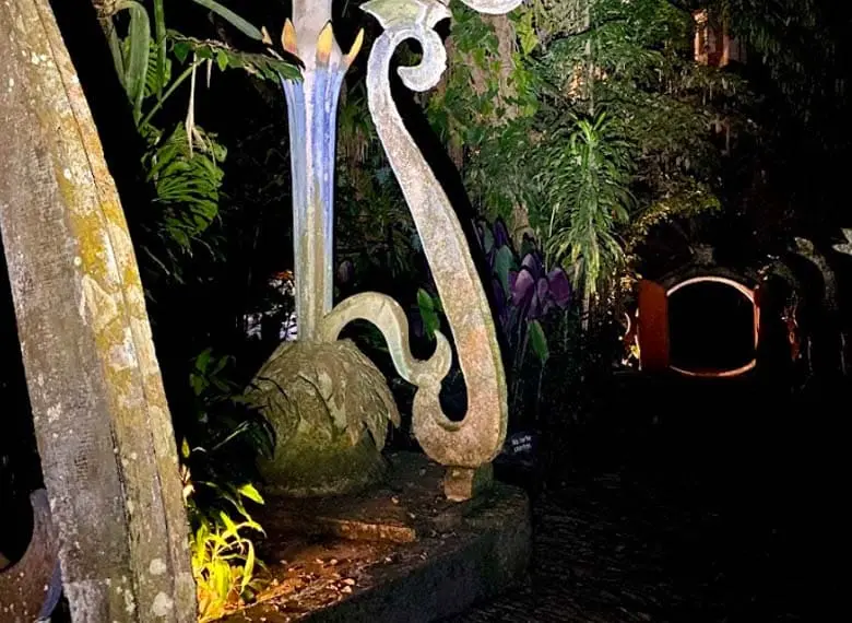 Caminando por un sueño surrealista 2D